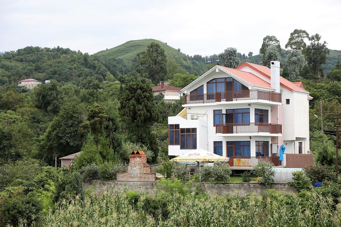 Кисловодск батуми. Панорама Гонио. Гонио Грузия отели. Pano Hotel Гонио. Кафе белый дом Гонио Грузия.